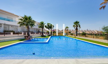 Resale - House - Torrevieja - Los balcones