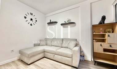Resale - Apartment / flat - Torrevieja - La Mata pueblo