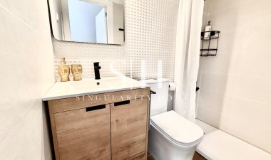Resale - Apartment / flat - Torrevieja - La Mata pueblo