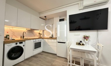 Resale - Apartment / flat - Torrevieja - La Mata pueblo