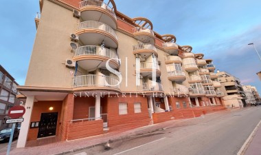 Resale - Apartment / flat - Torrevieja - La Mata pueblo