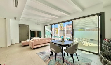 Resale - Villa - San Miguel de Salinas - Blue Lagoon - Galán