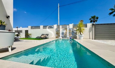 Resale - Villa - San Miguel de Salinas - Blue Lagoon - Galán