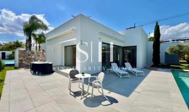 Resale - Villa - Orihuela - Las Colinas Golf