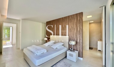 Resale - Villa - Orihuela - Las Colinas Golf