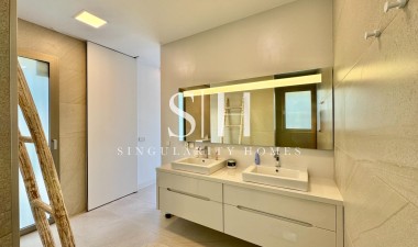 Resale - Villa - Orihuela - Las Colinas Golf