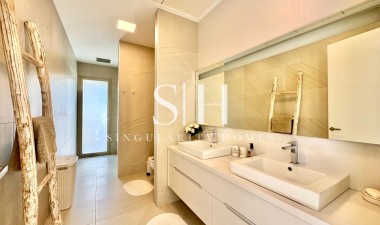 Resale - Villa - Orihuela - Las Colinas Golf