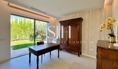 Resale - Villa - Orihuela - Las Colinas Golf