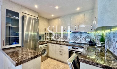 Resale - Apartment / flat - Torrevieja - La Mata