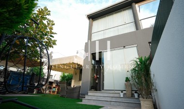 Resale - House - Torrevieja - aguas nuevas