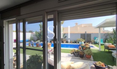 Odsprzedaż - Villa - Torrevieja - Torreta Florida