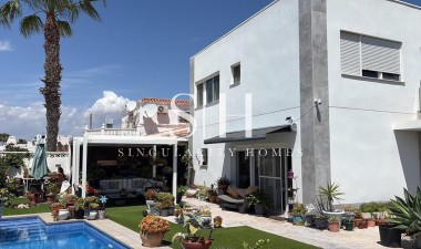 Odsprzedaż - Villa - Torrevieja - Torreta Florida