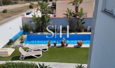 Odsprzedaż - Villa - Torrevieja - Torreta Florida