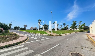 Odsprzedaż - Bungalow - Orihuela Costa - Los Altos