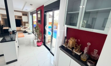 Odsprzedaż - Villa - Los Montesinos - Costa Blanca