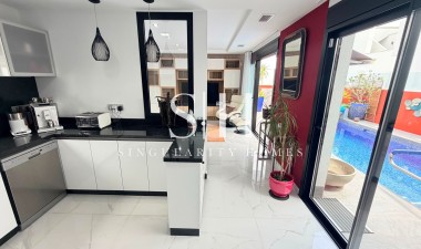 Odsprzedaż - Villa - Los Montesinos - Costa Blanca