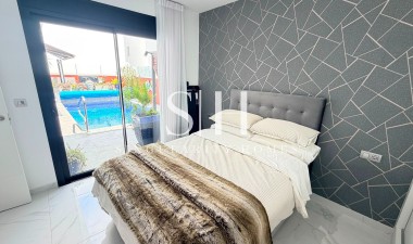Odsprzedaż - Villa - Los Montesinos - Costa Blanca