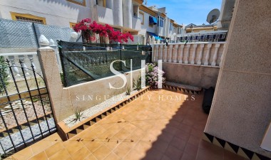 Odsprzedaż - Bungalow - Torrevieja - Sector 25