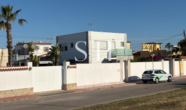 Odsprzedaż - Villa - Torrevieja - La Siesta - El Salado - Torreta