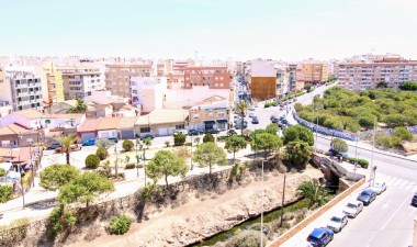 Resale - Apartment / flat - Torrevieja - Acequion