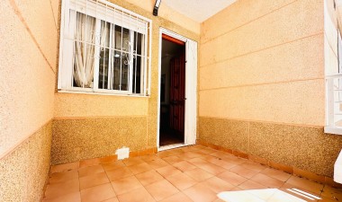 Resale - Bungalow - Torrevieja - Playa de los Locos