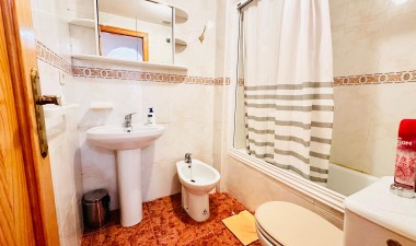 Resale - Bungalow - Torrevieja - Playa de los Locos