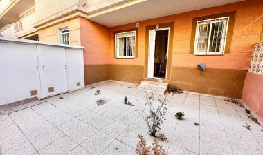 Resale - Bungalow - Torrevieja - Playa de los Locos