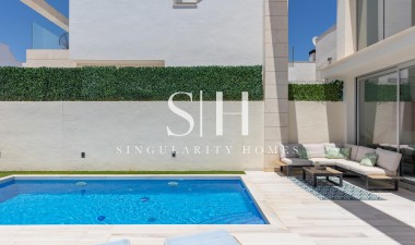Odsprzedaż - Villa - Orihuela Costa - Lomas de Cabo Roig