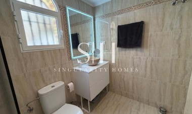 Resale - House - Orihuela Costa - Los Dolses