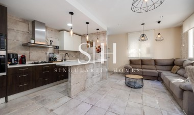 Resale - House - Torrevieja - Centro