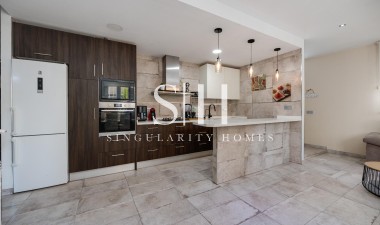 Resale - House - Torrevieja - Centro