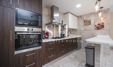 Resale - House - Torrevieja - Centro