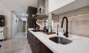 Resale - House - Torrevieja - Centro