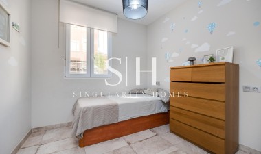 Resale - House - Torrevieja - Centro