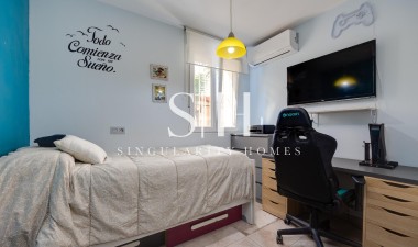 Resale - House - Torrevieja - Centro