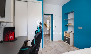 Resale - House - Torrevieja - Centro