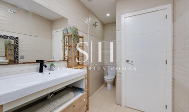 Resale - House - Torrevieja - Centro