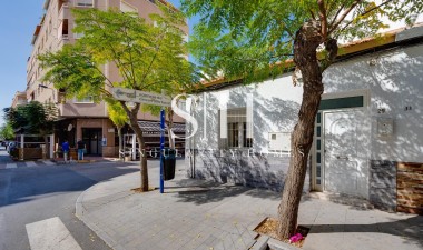 Resale - House - Torrevieja - Centro
