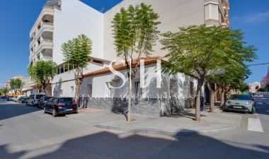 Resale - House - Torrevieja - Centro