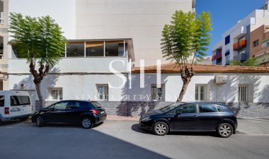 Resale - House - Torrevieja - Centro
