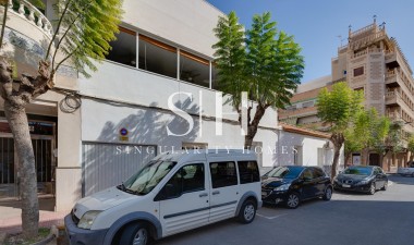 Resale - House - Torrevieja - Centro