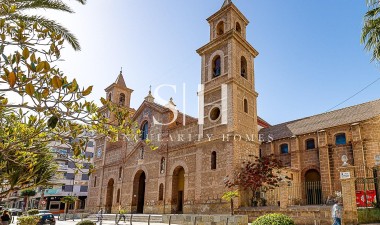 Resale - House - Torrevieja - Centro