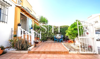 Wiederverkauf - Villa - Torrevieja - Res Valle de los pinos