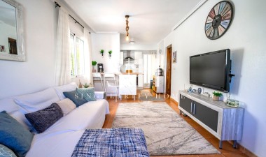 Wiederverkauf - Villa - Torrevieja - Res Valle de los pinos