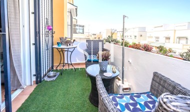 Wiederverkauf - Villa - Torrevieja - Res Valle de los pinos
