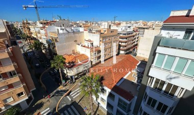 Resale - Apartment / flat - Torrevieja - Centro