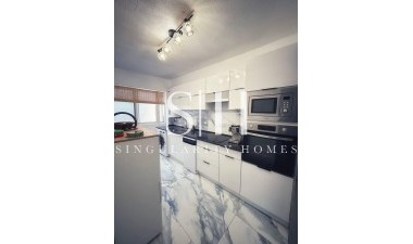 Resale - Apartment / flat - Torrevieja - Centro