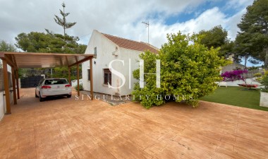 Resale - Villa - San Miguel de Salinas - Ciudad de las comunicaciones
