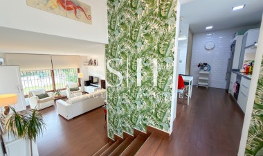 Resale - Villa - San Miguel de Salinas - Ciudad de las comunicaciones