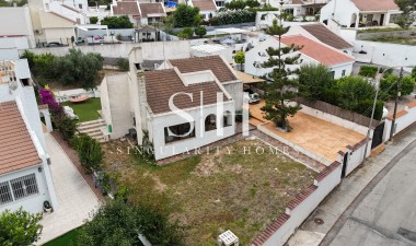 Resale - Villa - San Miguel de Salinas - Ciudad de las comunicaciones